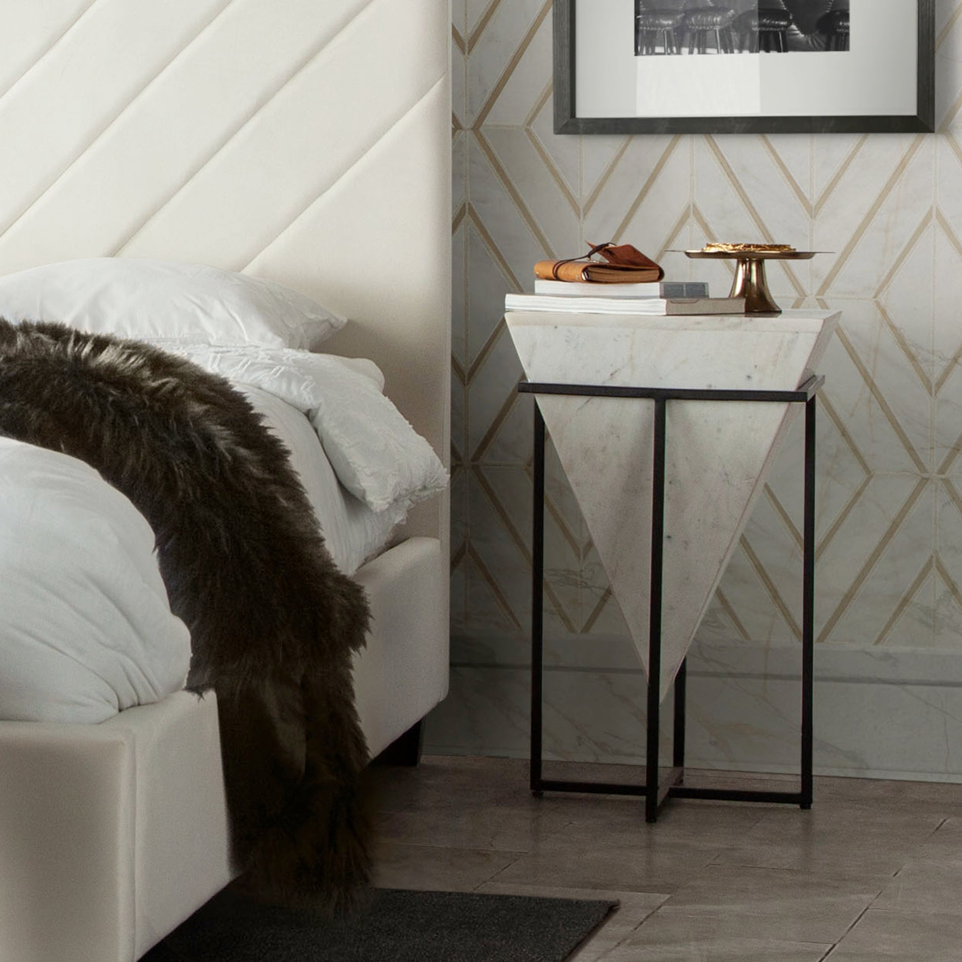 Vector Accent Table